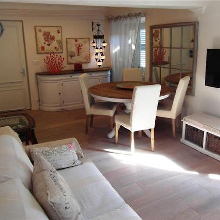 דירות ניס Charming Corner Abode With Castle Views מראה חיצוני תמונה
