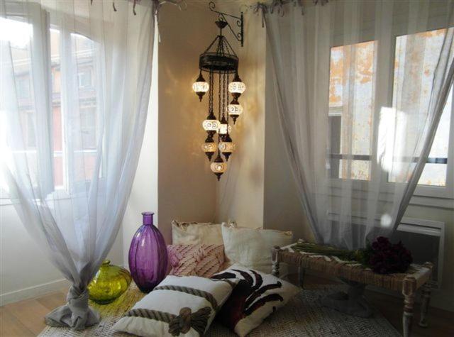 דירות ניס Charming Corner Abode With Castle Views מראה חיצוני תמונה