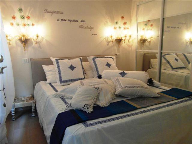 דירות ניס Charming Corner Abode With Castle Views מראה חיצוני תמונה